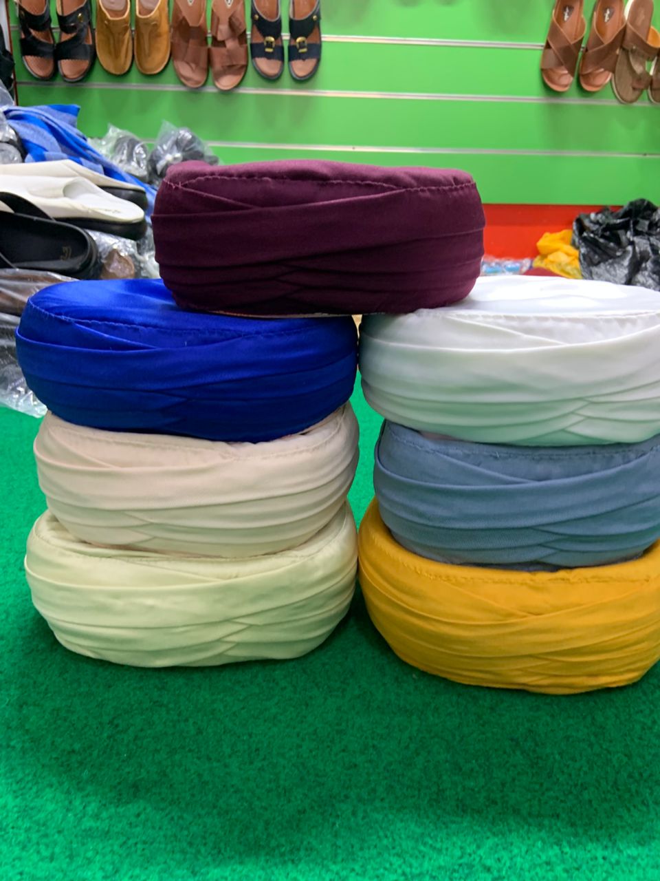 Turbans colorés empilés