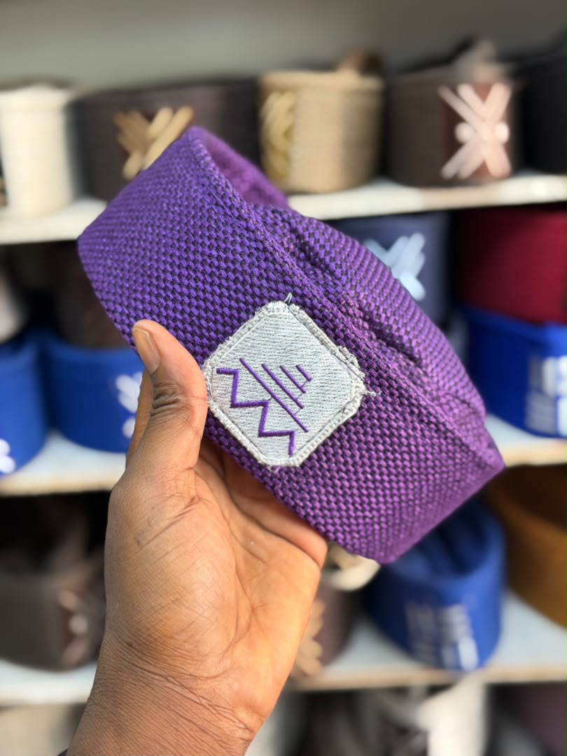 Bonnet togolais violet avec motif argenté