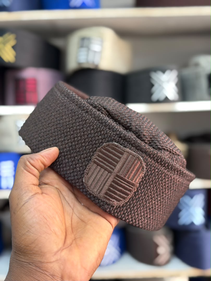 Bonnet togolais marron à patch rond